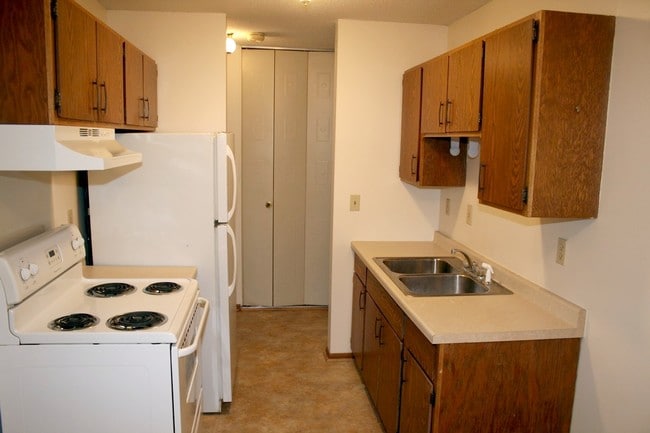 Building Photo - RJZ Apartments