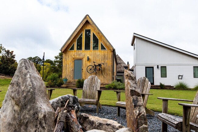 Building Photo - A Micro Home That Doesn't Feel Small!