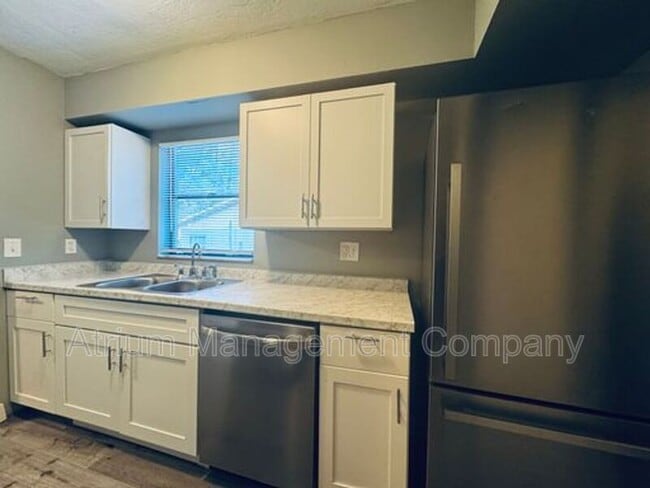 Building Photo - 7209 SW 45th Pl