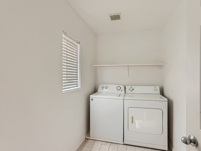 Building Photo - 8278 Annual Ridge St