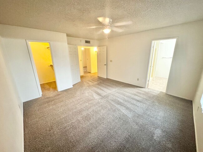 Building Photo - 3 Bedroom / 2 Bath Single Level Home In Gl...