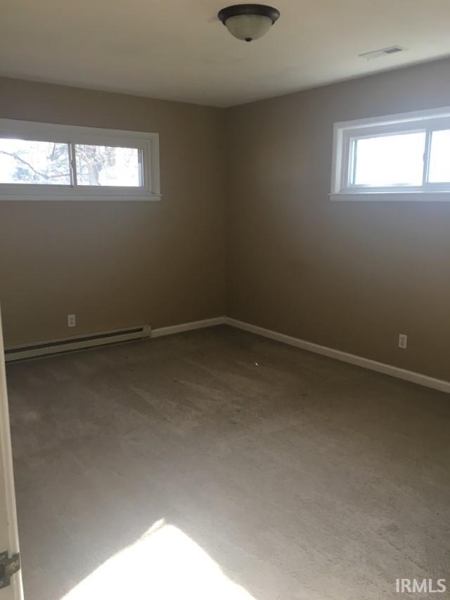 Building Photo - 615 Elm Dr