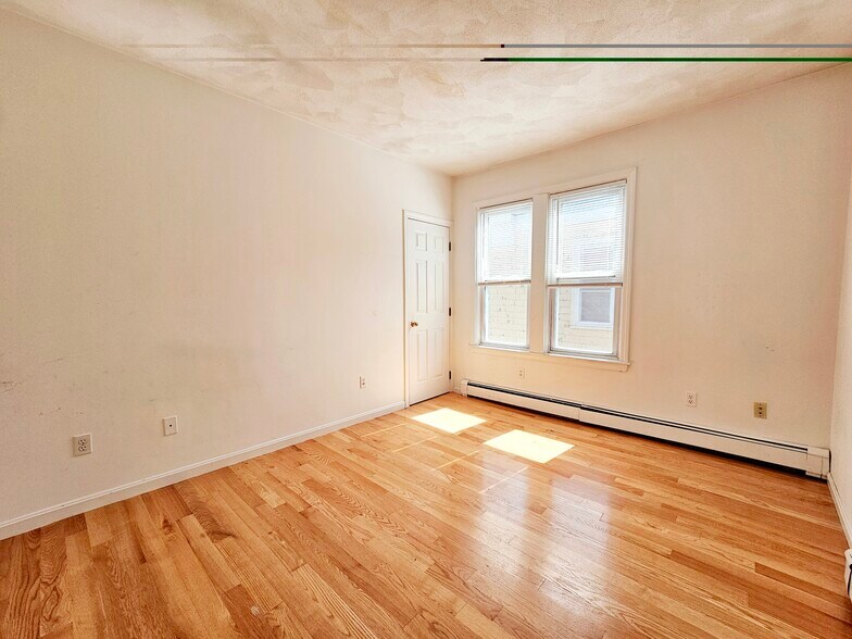 Building Photo - 56 Mansfield St