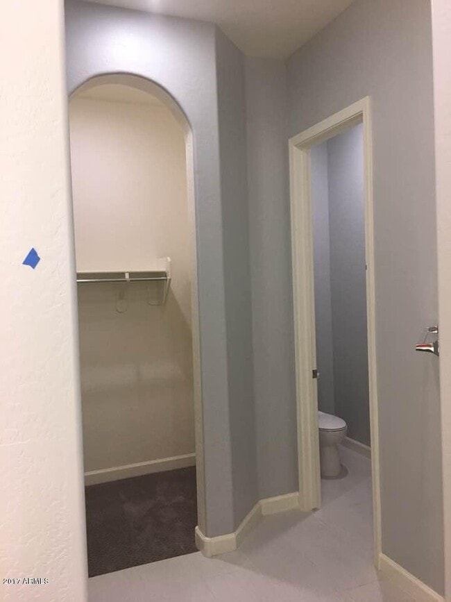 Building Photo - 1367 S Country Club Dr