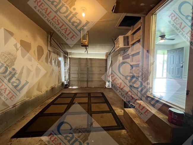 Building Photo - Charming 2 Bedroom w/ Move in Special