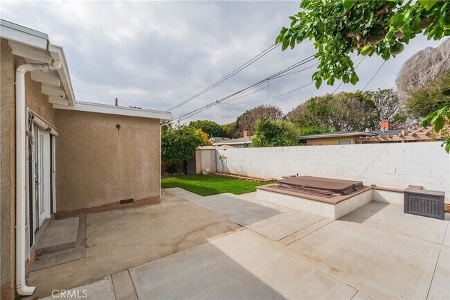 Building Photo - 3203 Faust Ave