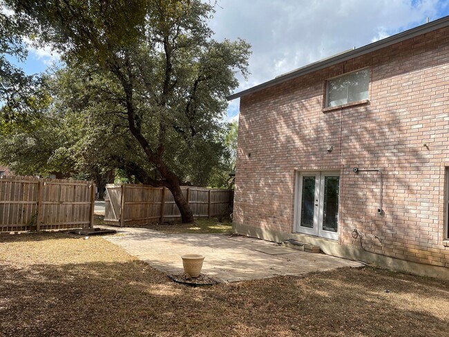 Building Photo - 4 Bedroom/2.5 Bath Redland Springs Subdivision