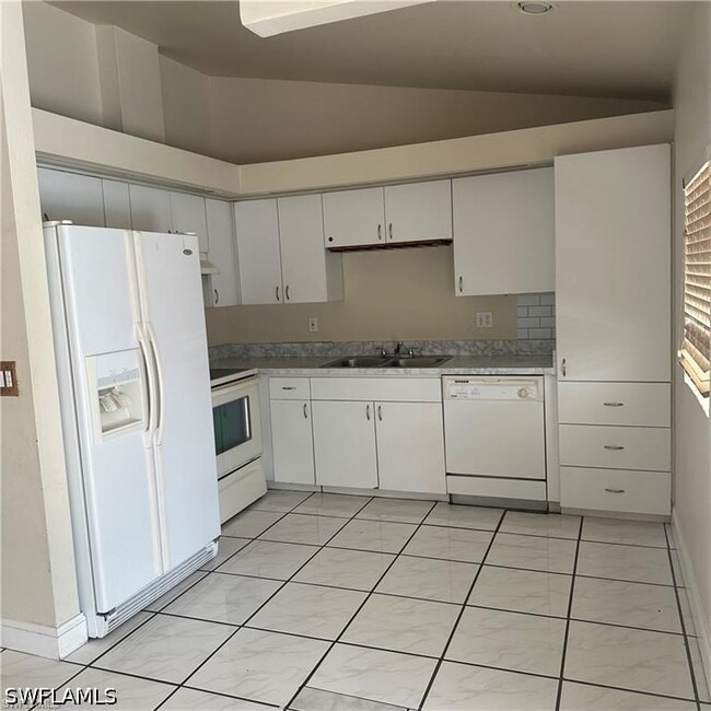 Building Photo - 706 Arianne Ct