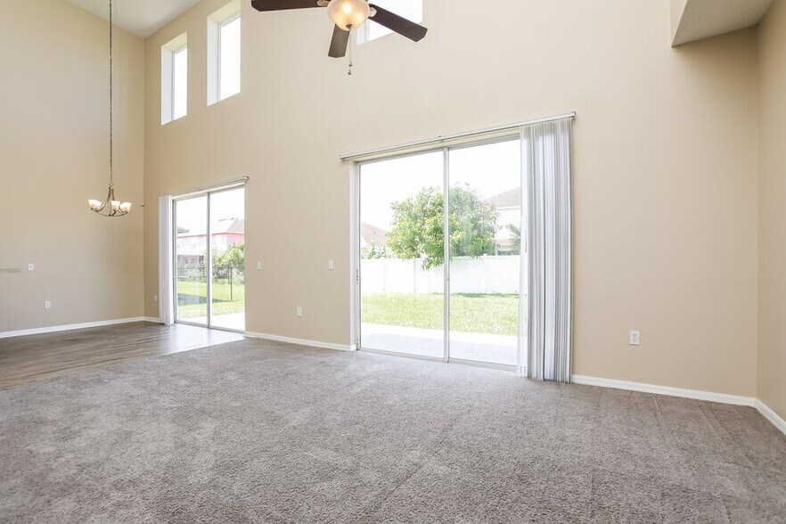 Building Photo - 355 Aylesbury Ct