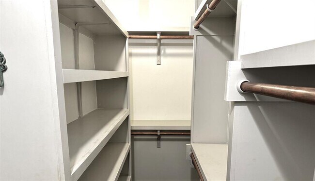 Building Photo - 411 Brazos St