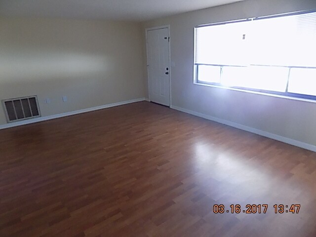 Building Photo - Exceptional 3/2/1 Home in Hudson