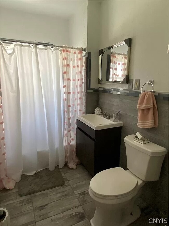 Building Photo - 2023 S Salina St