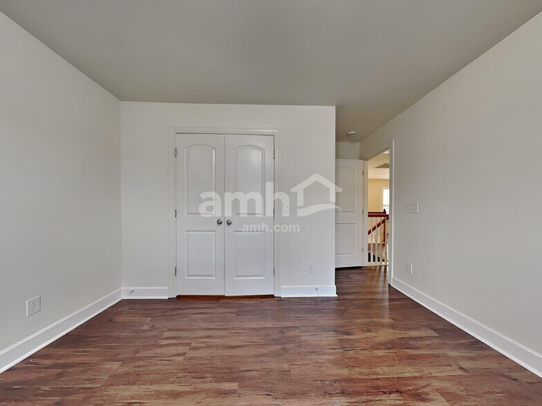 Building Photo - 2 Stone Gate Ct