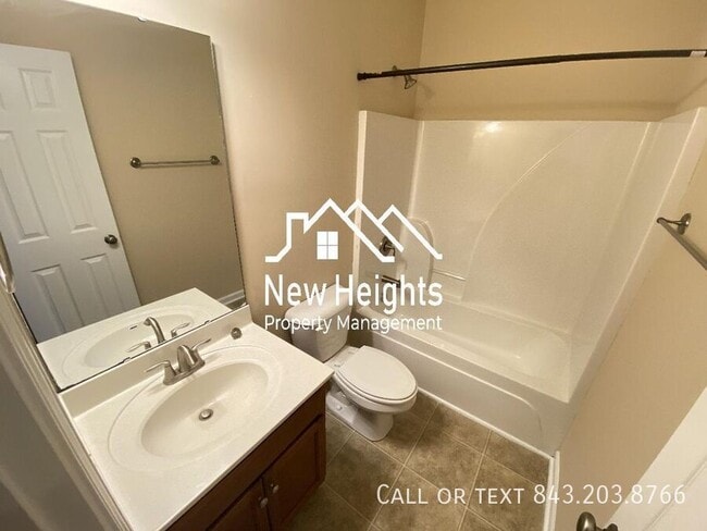 Building Photo - 8207 Ronda Dr