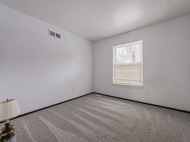 Building Photo - COMING SOON! Charming and Comfortable Living on Bayview Drive