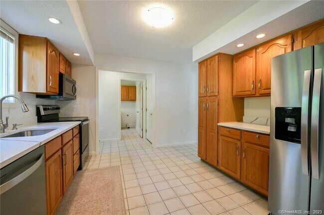 Building Photo - 14 Harold Rd