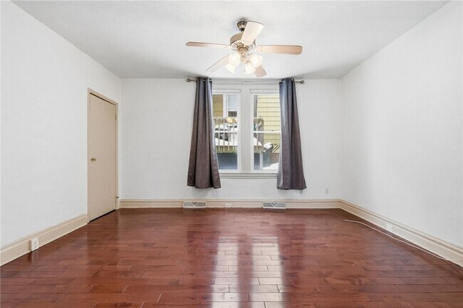 Building Photo - 112 Dewitt St