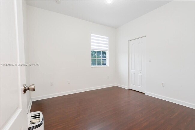 Building Photo - 15323 SW 9th Way
