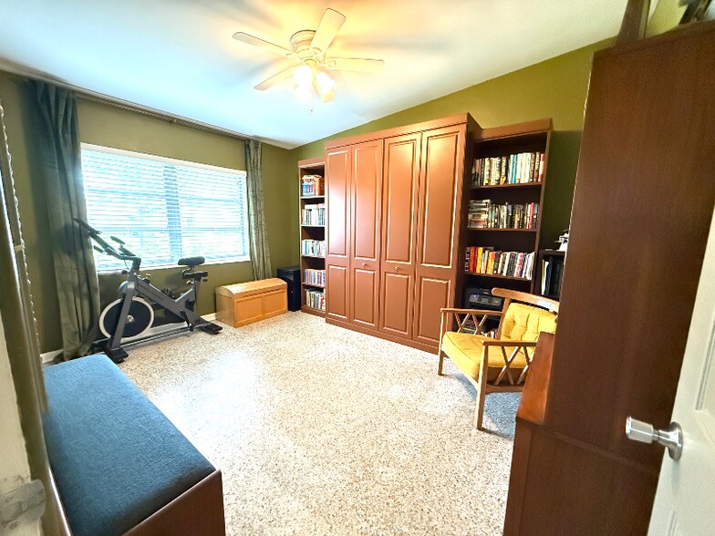Building Photo - 712 Malone Dr