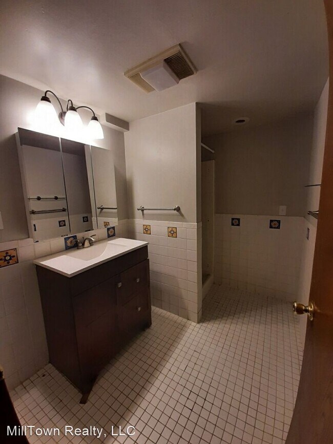 Building Photo - 3 br, 2 bath House - 1508 Lincoln Rd.
