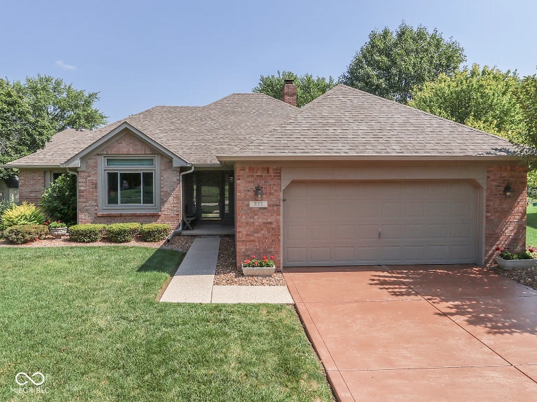 Primary Photo - 825 Bayside Dr