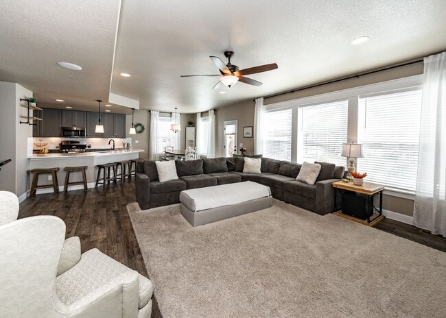 Building Photo - Beautiful, Spacious Home in Wolf Ranch in D20
