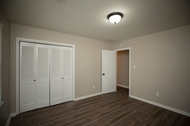 Building Photo - ** 4 bed 2 bath located by Montgomery Academy ** Call 334-366-9198 for a self showing