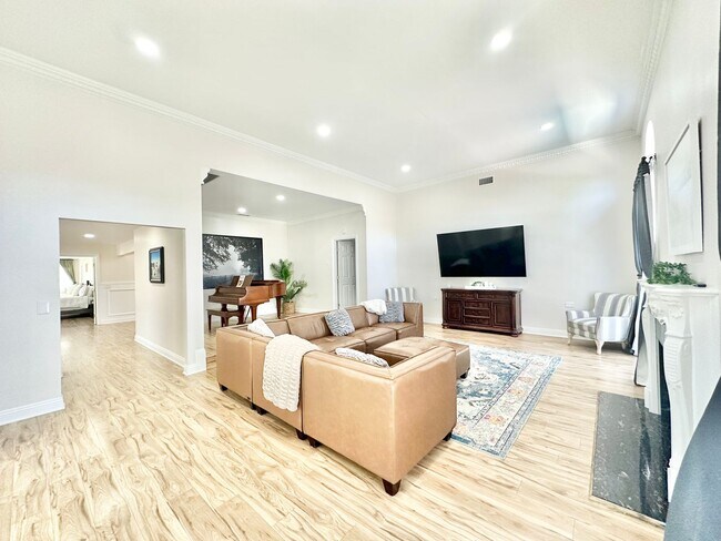 Building Photo - Breathtaking Custom Country Two-Story Home, Fully Remodeled & Beautifully Appointed on Private 20...