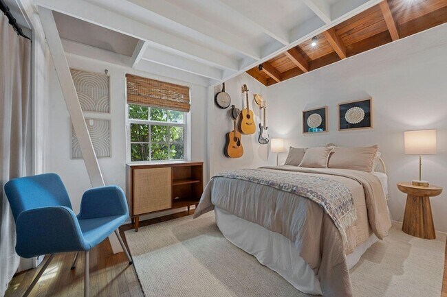 Building Photo - 302 NW 16th St