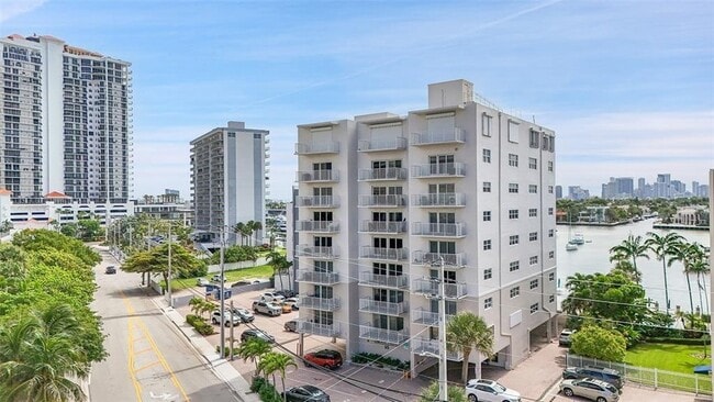 Building Photo - 95 N Birch Rd