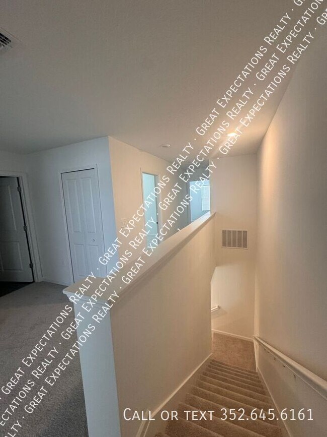 Building Photo - 4923 SW 81st Ln