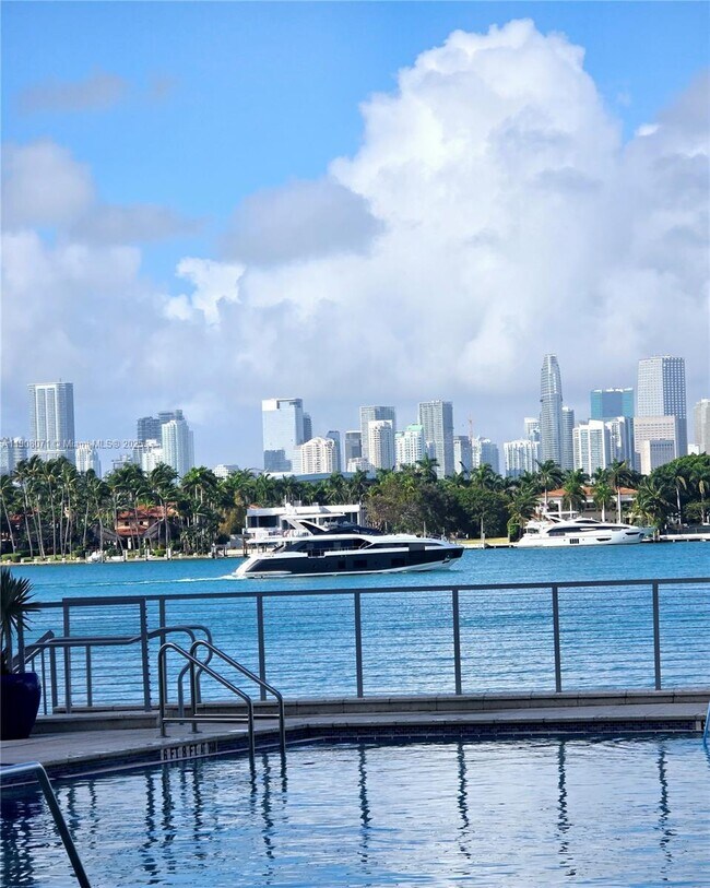 Building Photo - 800 West Ave