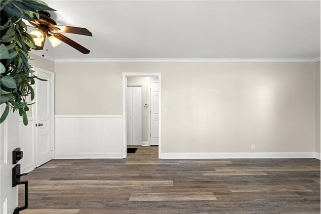 Building Photo - 1211 Thompson Pl