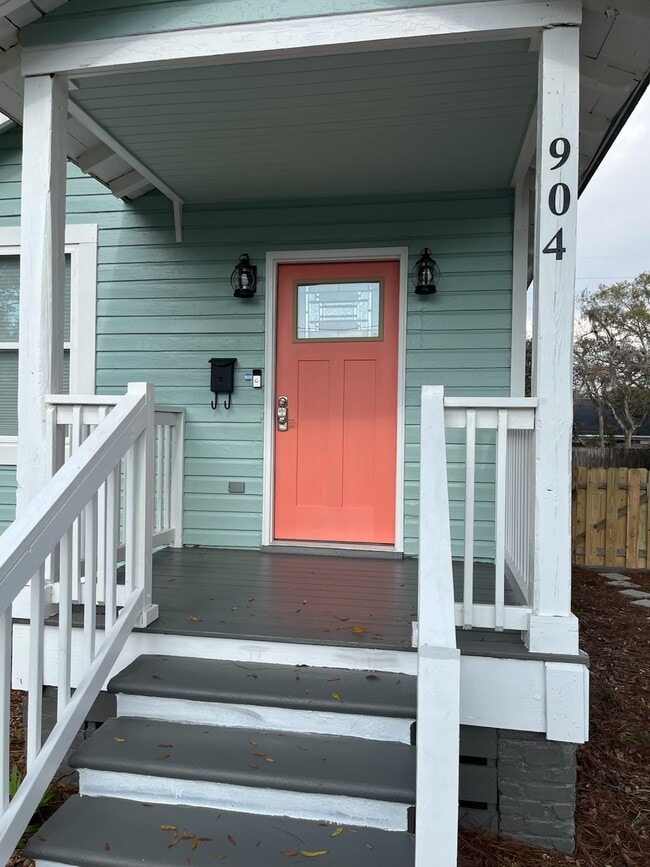 Building Photo - 904 Kentucky St