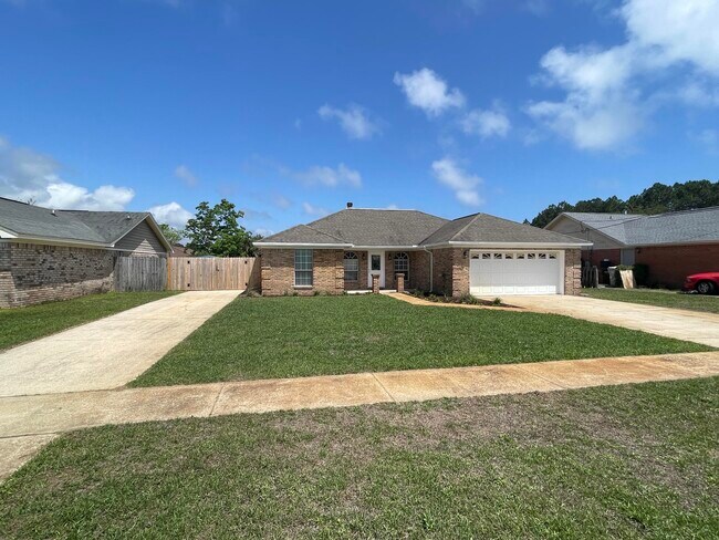 Building Photo - 2212 Peachwood Ct