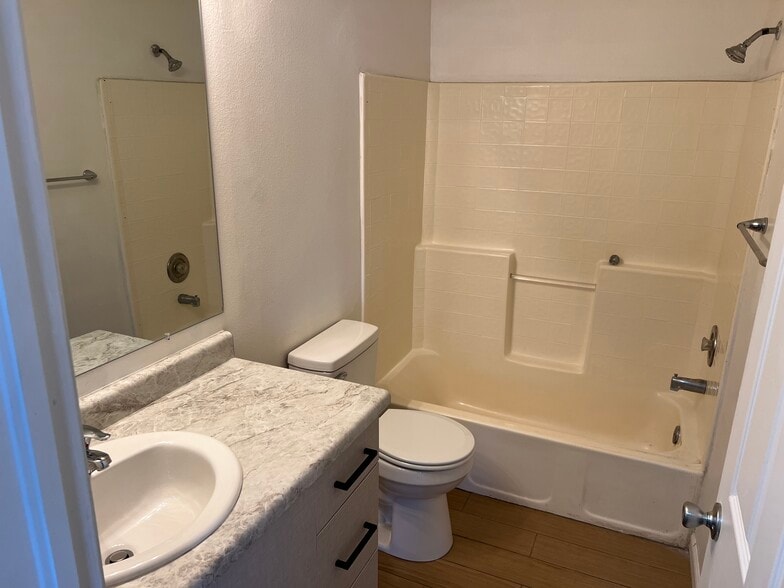 Building Photo - 126 S 850 W