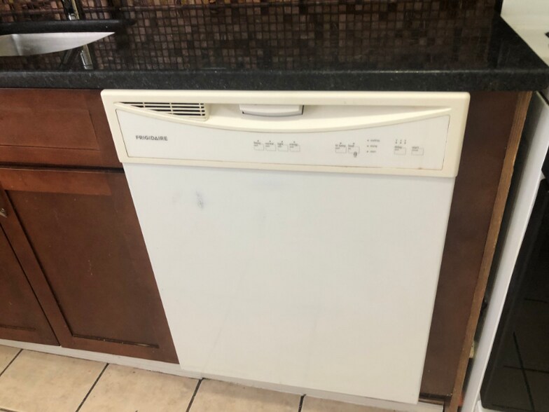 Building Photo - 7 Laidlaw Ave