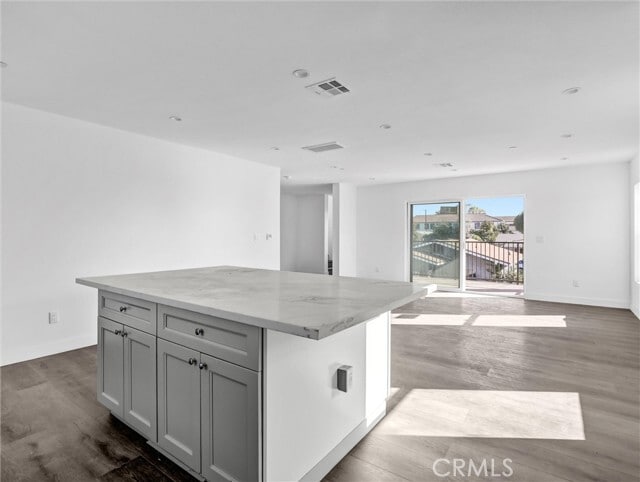 Building Photo - 1231 S Rowan Ave