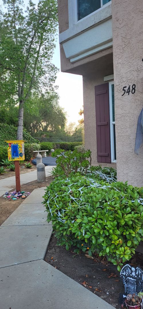 Building Photo - Rare Discovery Hills Gem – 3 Bedroom Home with Serene Backyard Oasis
