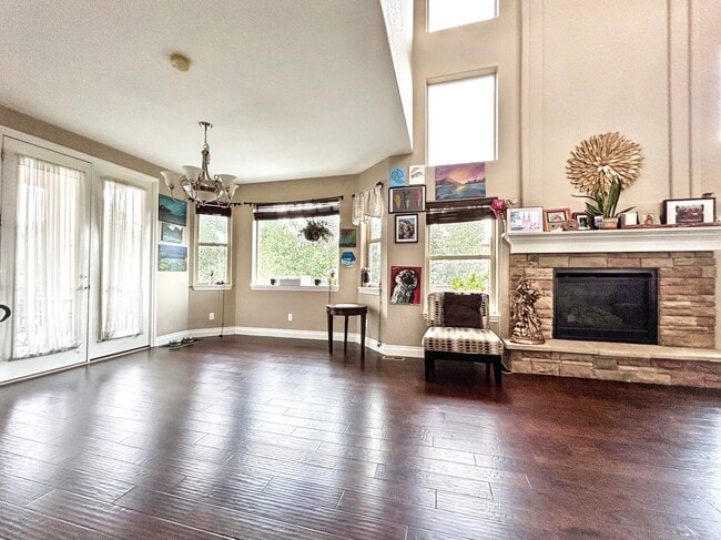 Building Photo - 717 Black Arrow Dr