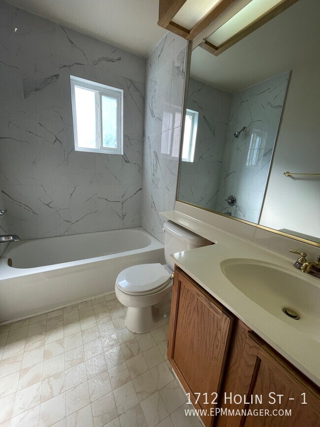 Building Photo - 1712 Holin St