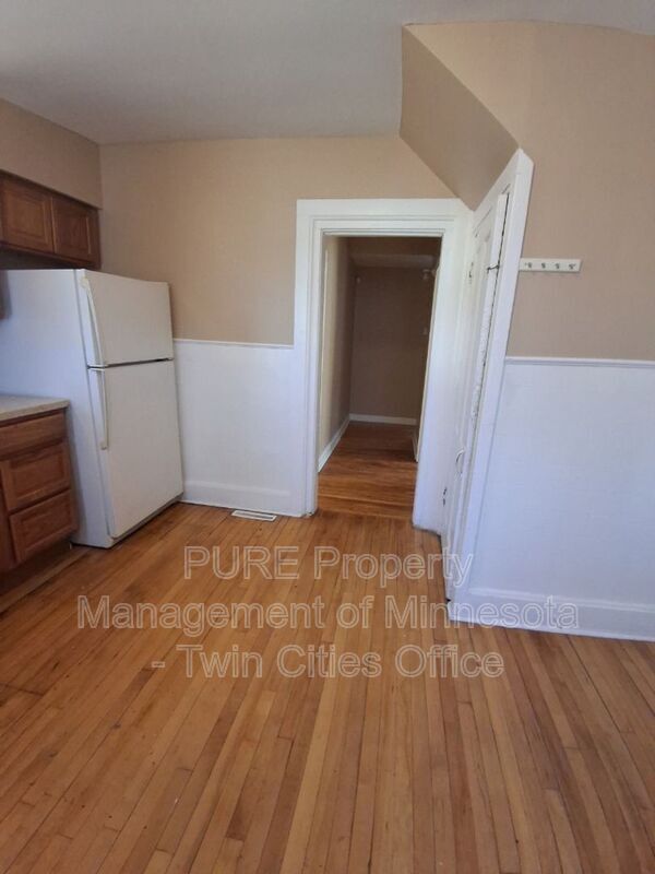 Building Photo - 987 N Churchill St