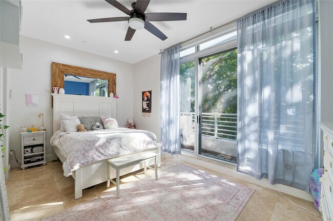 Building Photo - 3266 NE 15th St