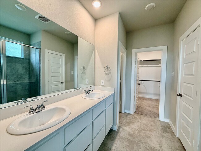 Building Photo - 7415 Bristlegrass Colony Ct