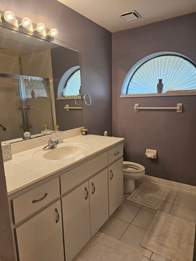 Building Photo - 2 BEDROOM 2 BATH HOME IN  PELICAN BAY GATED COMMUNITY