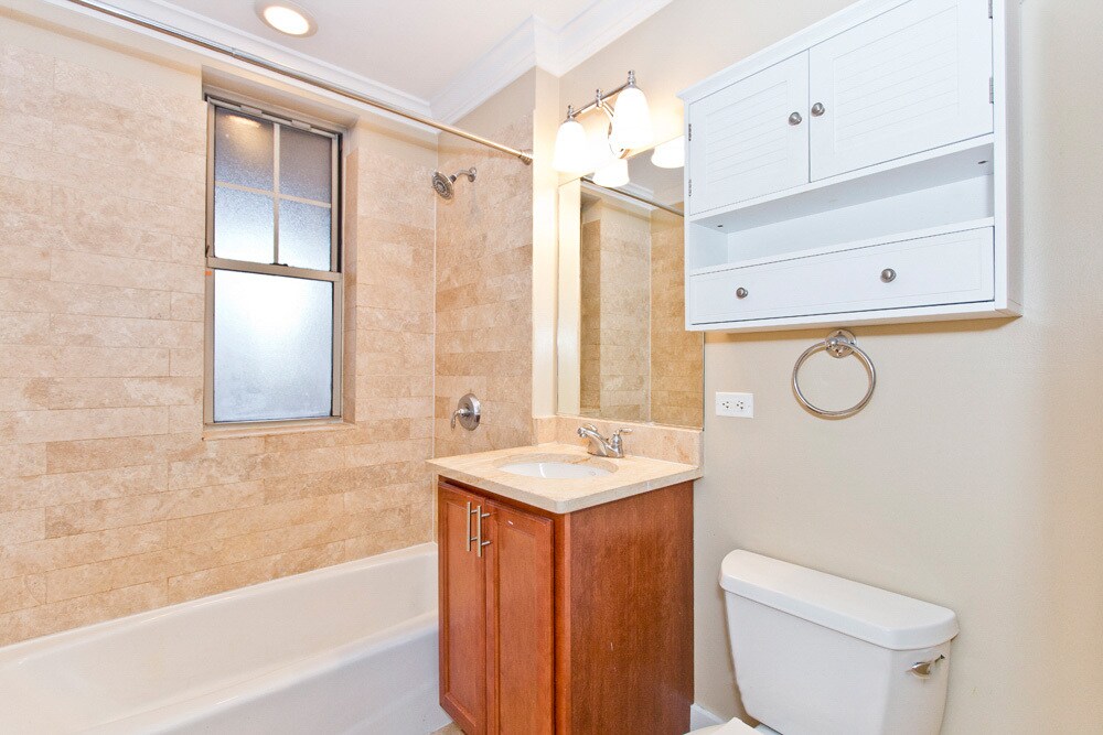 Building Photo - 3455 N Wolcott Ave