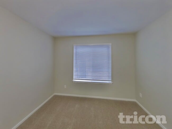 Building Photo - 13305 96th Ave Ct E