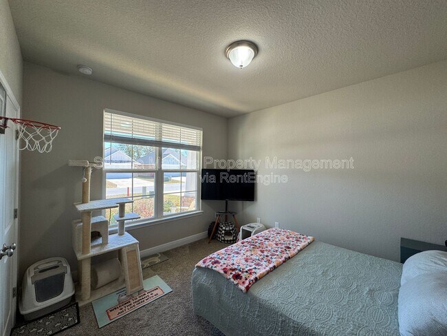 Building Photo - 5337 Parkside Dr