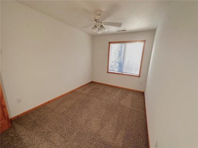 Building Photo - 1279 Pinewood Trail