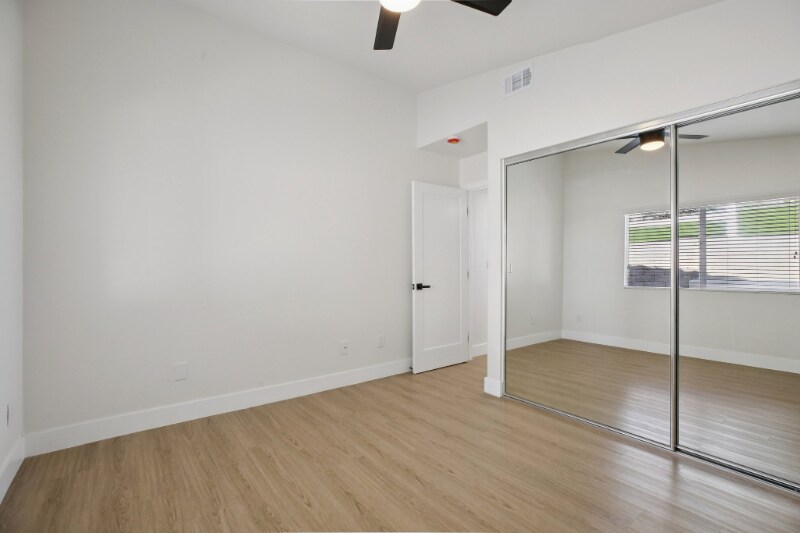 Building Photo - 25051 La Cresta Dr